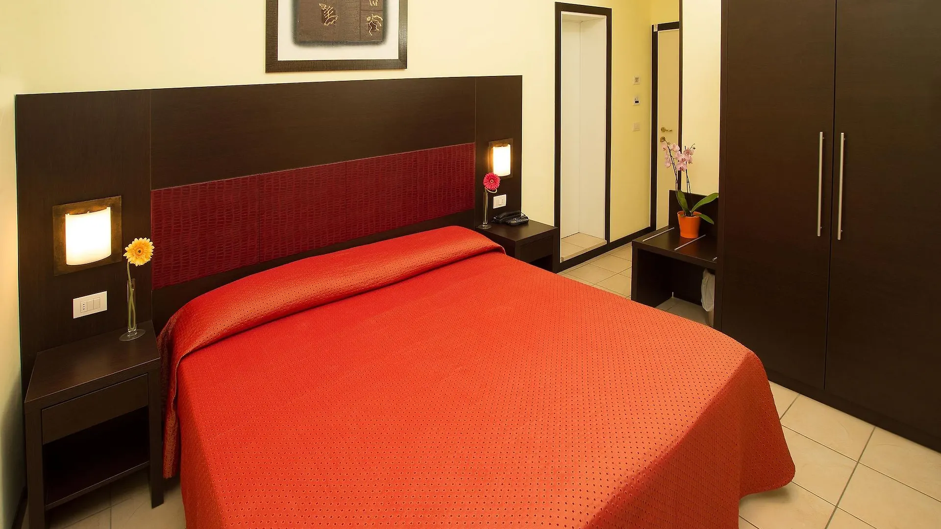 Hotel Alibi Римини