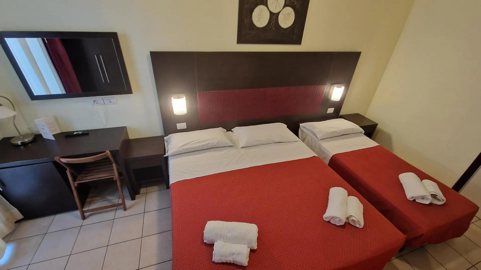 Hotel Alibi Римини