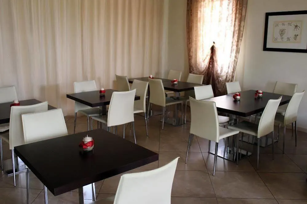 Hotel Alibi Римини 3*,