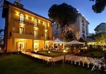 Hotel Alibi Римини 3*,